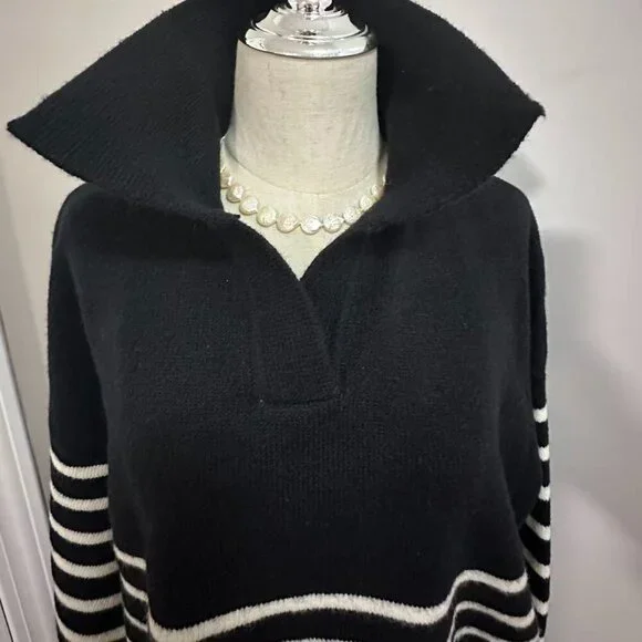 Black and White Striped Women's Sweater （L/XL） - Picture 3 of 16